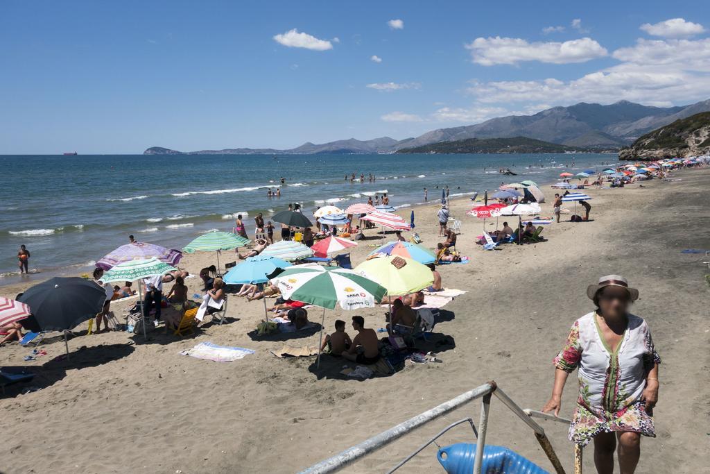 Livingapple Beach Minturno Kültér fotó