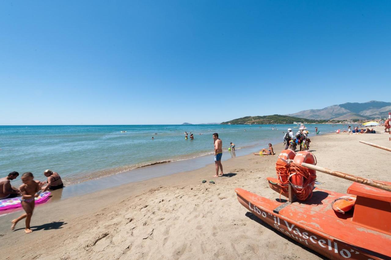 Livingapple Beach Minturno Kültér fotó